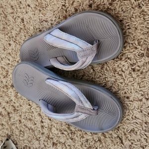 Free With Purchase*Add To Bundle*-Girls Flip flops sz 2